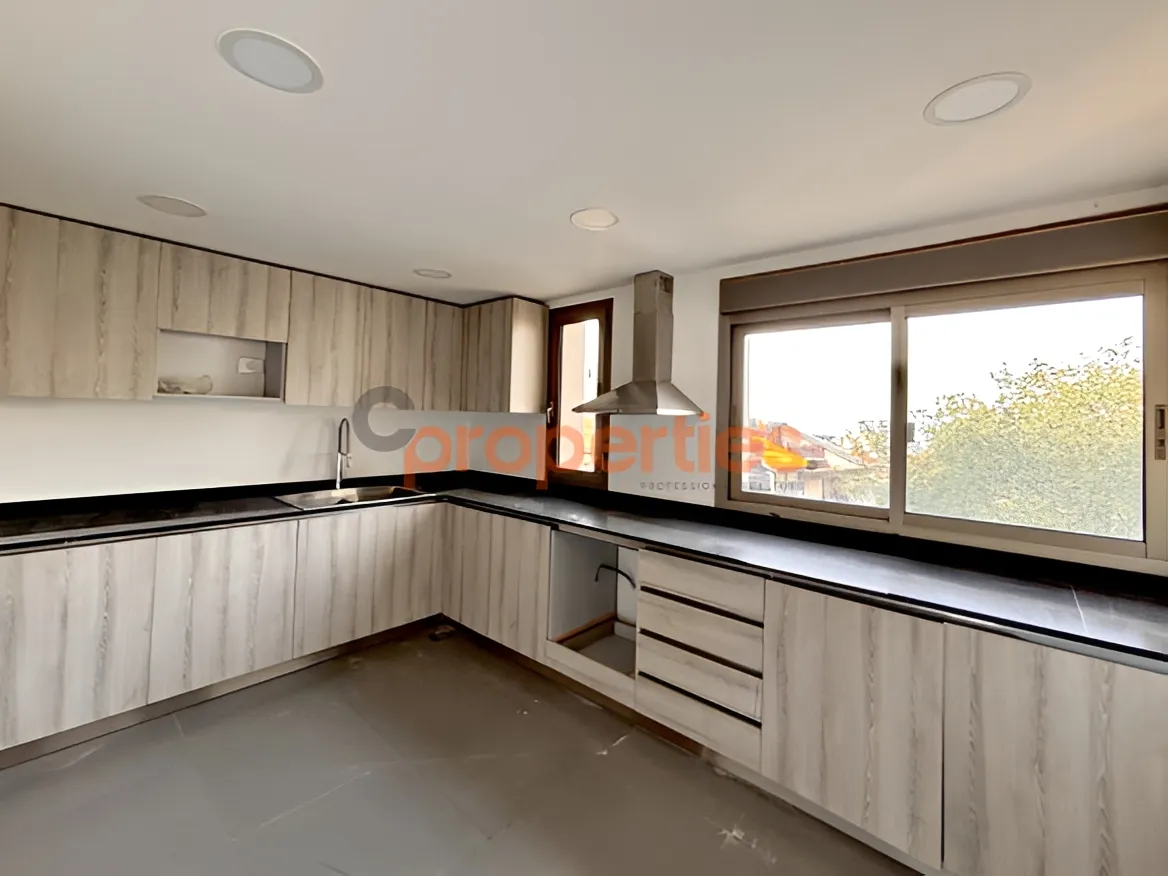 Apartment for Sale in Beit Meri - 3 bed, 4 bath
