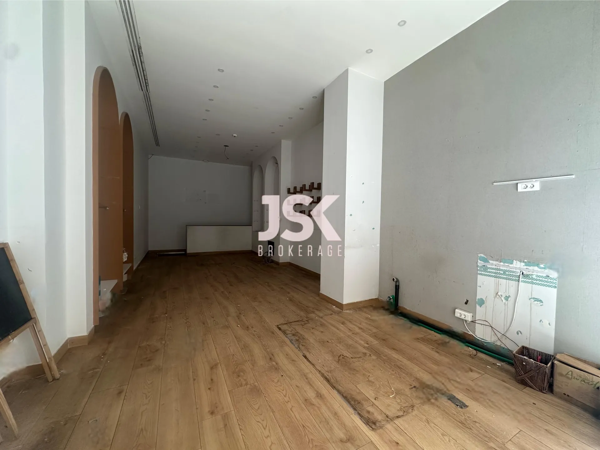 Shop for Rent in Downtown