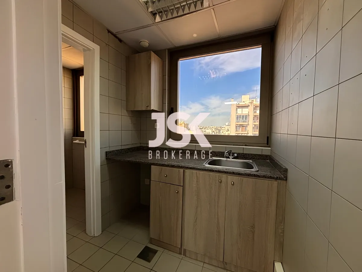 Office for rent in Badaro
