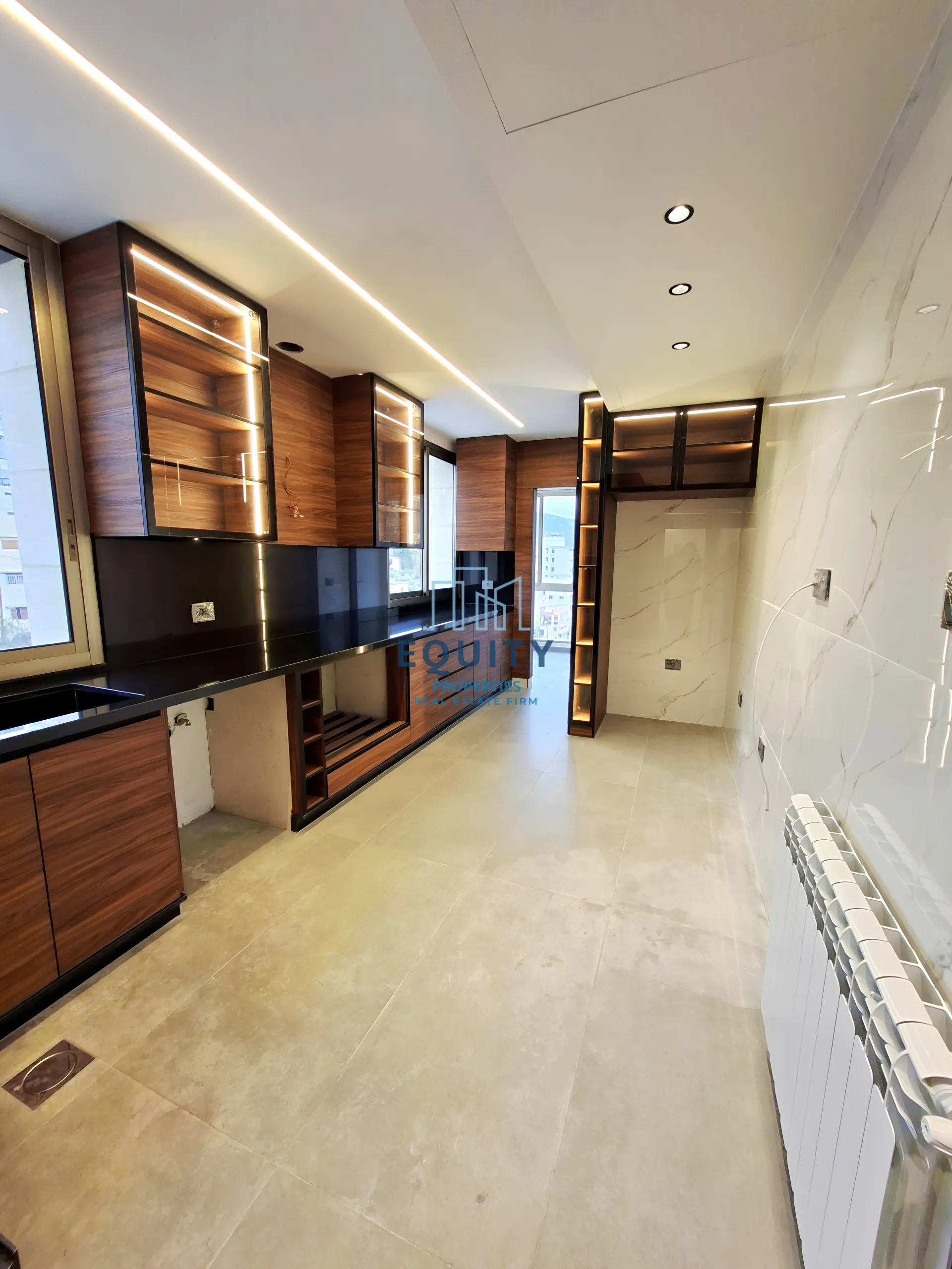 Apartment for Sale in Kfaryassine - 3 bed, 4 bath