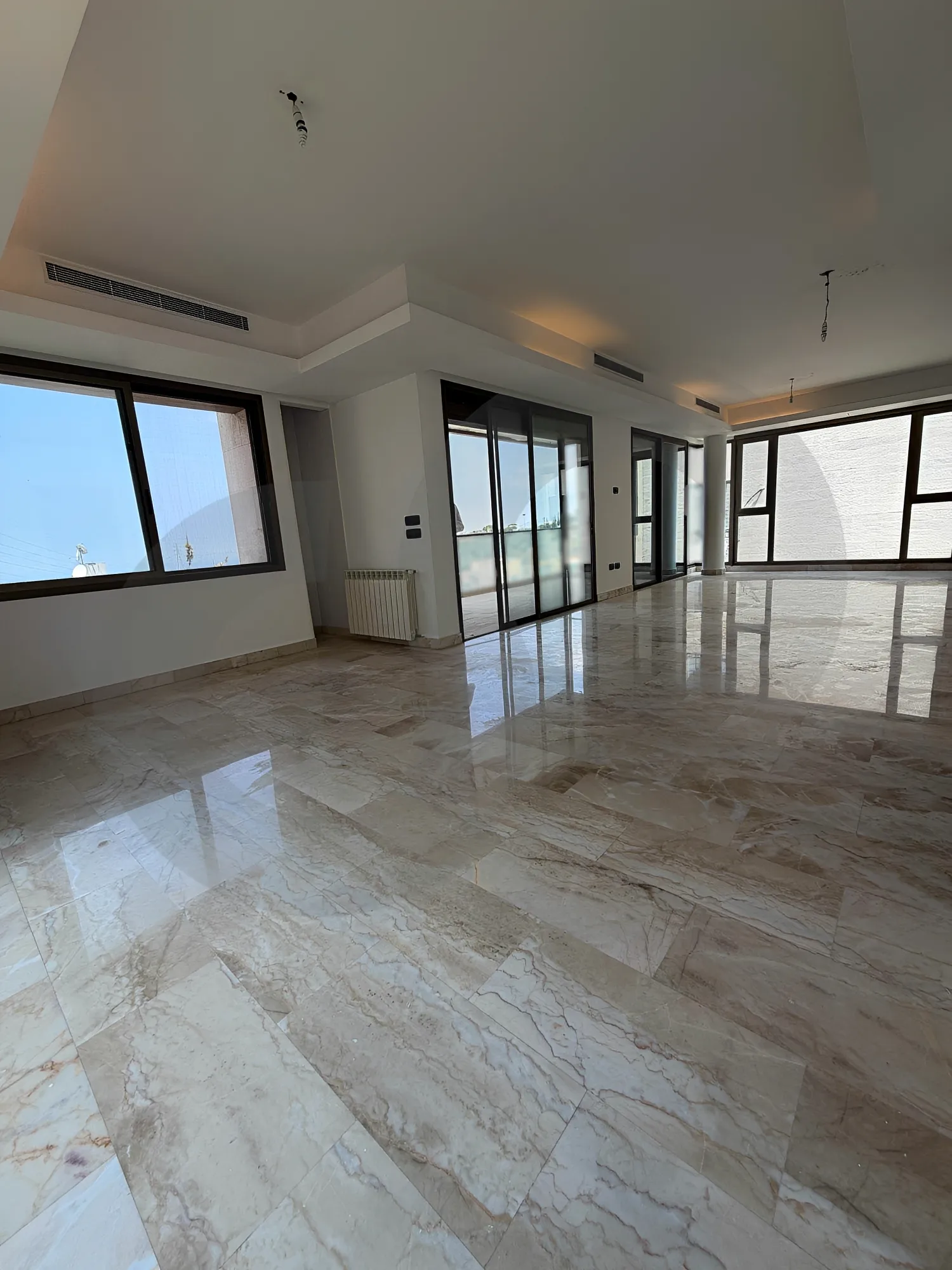 Building for Rent in Beit El Chaar