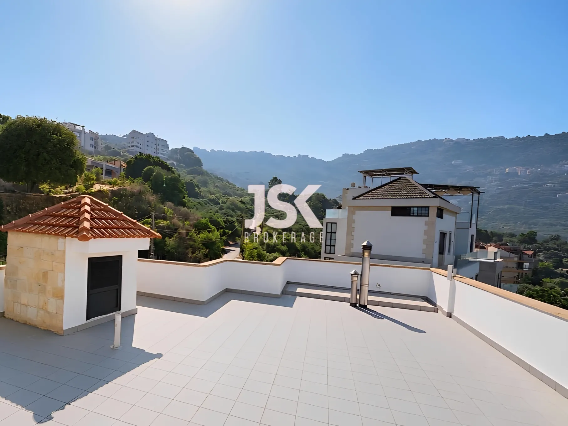 Building for Sale in Bsous
