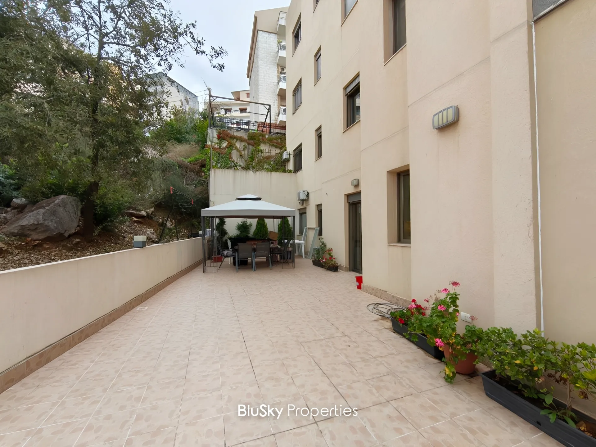 Apartment for sale in Mazraat Yachoua