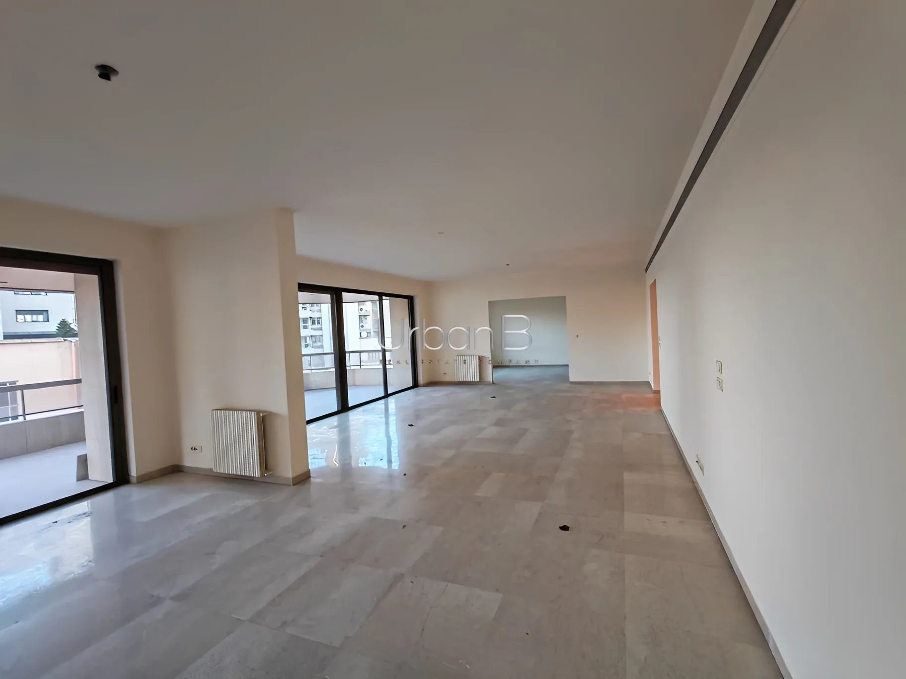 Apartment for Rent in Caree d'or, Achrafieh