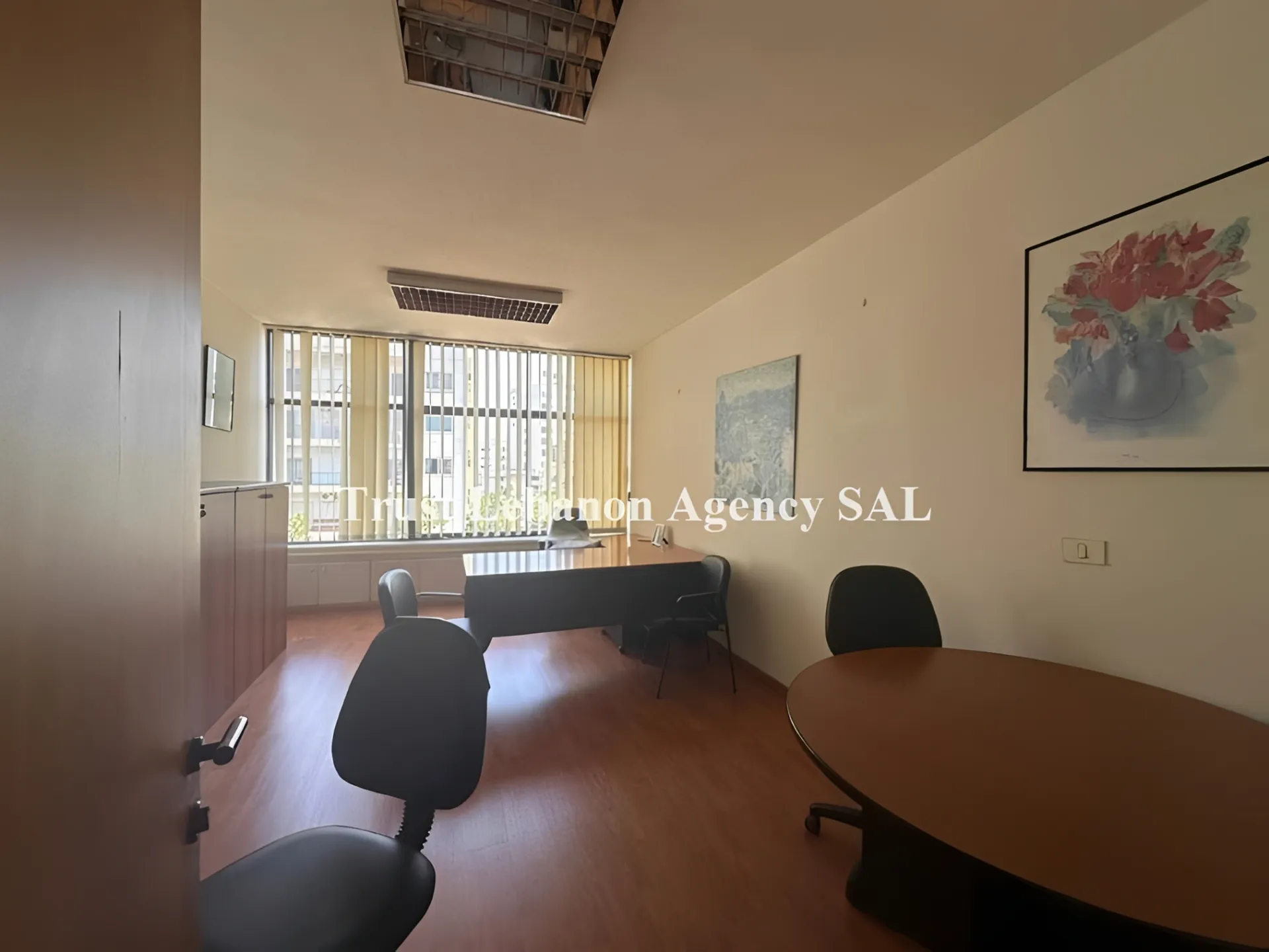 Office for rent in Metn, Dawra