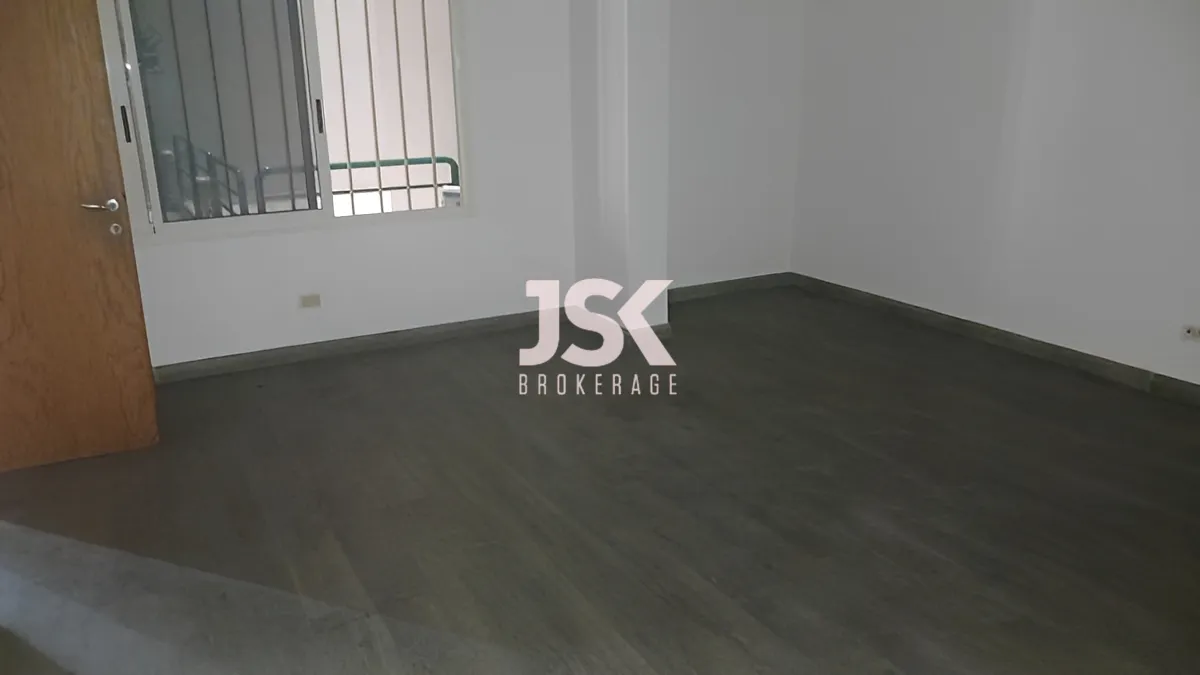 Office for sale in Beit Meri