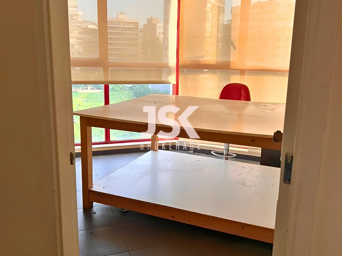 Office for rent in Zalqa