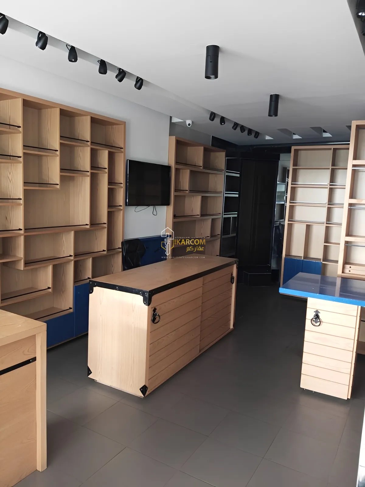 Shop For Rent in Achrafieh