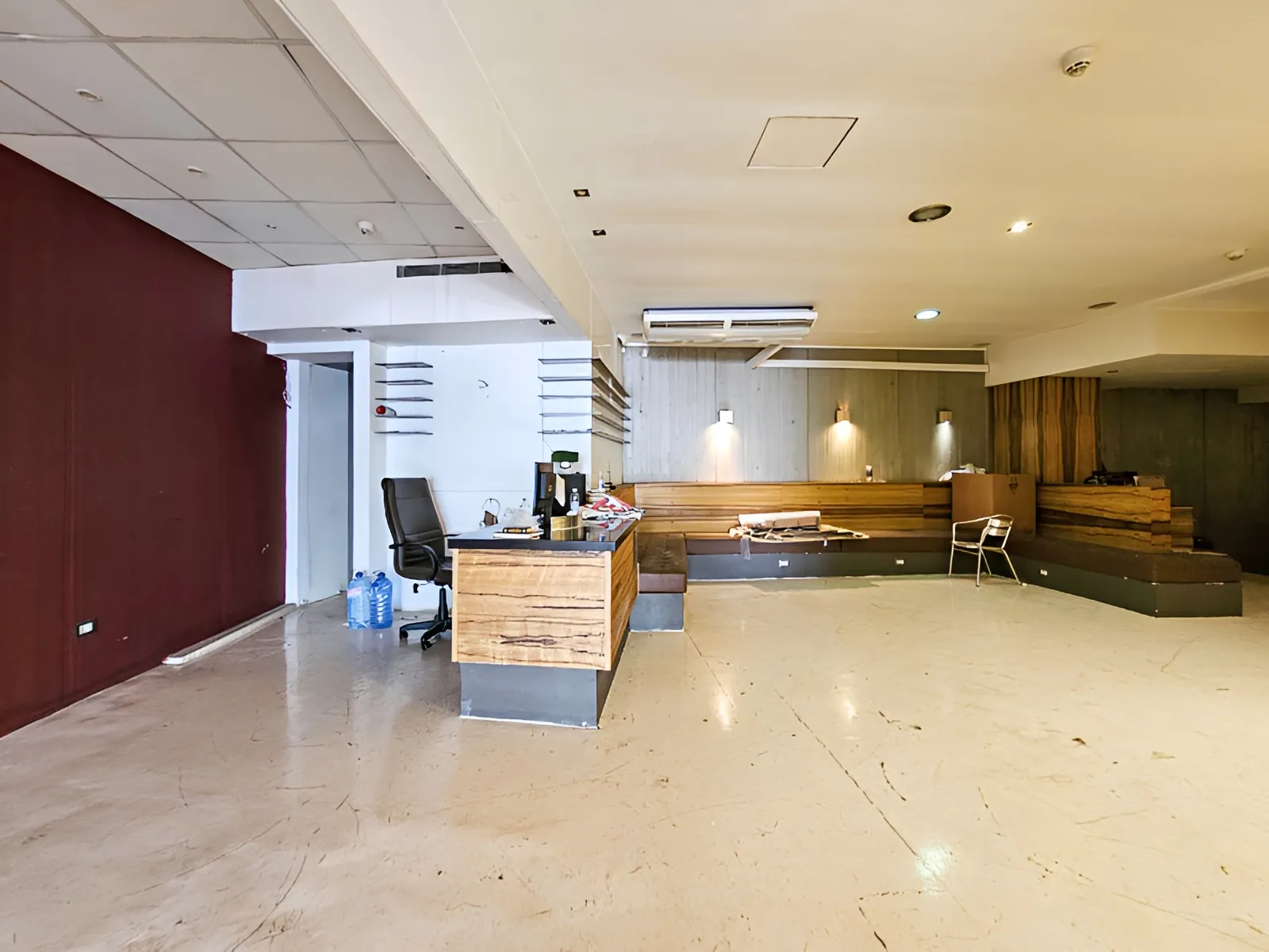 Showroom for Rent in Verdun