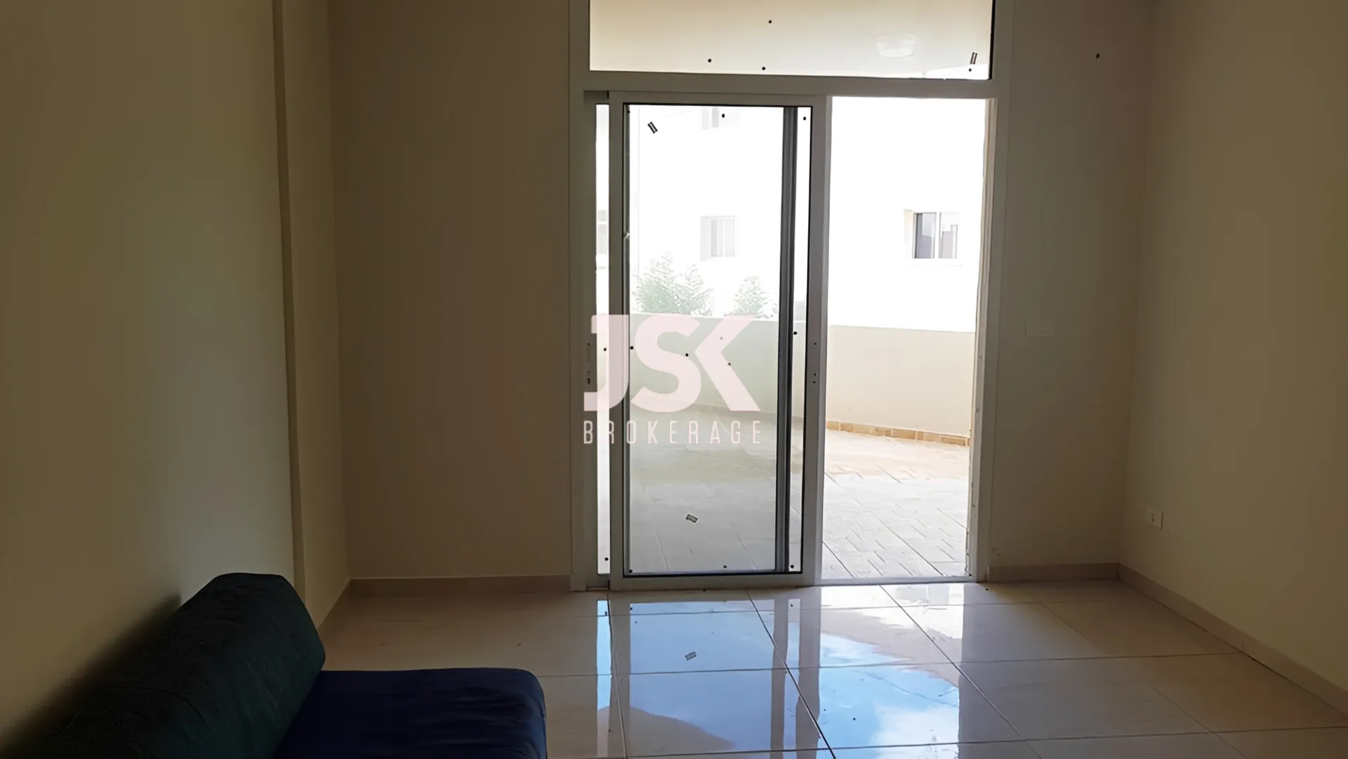 Apartment for Sale in Aamchit, Lebanon - 2 bed, 2 bath