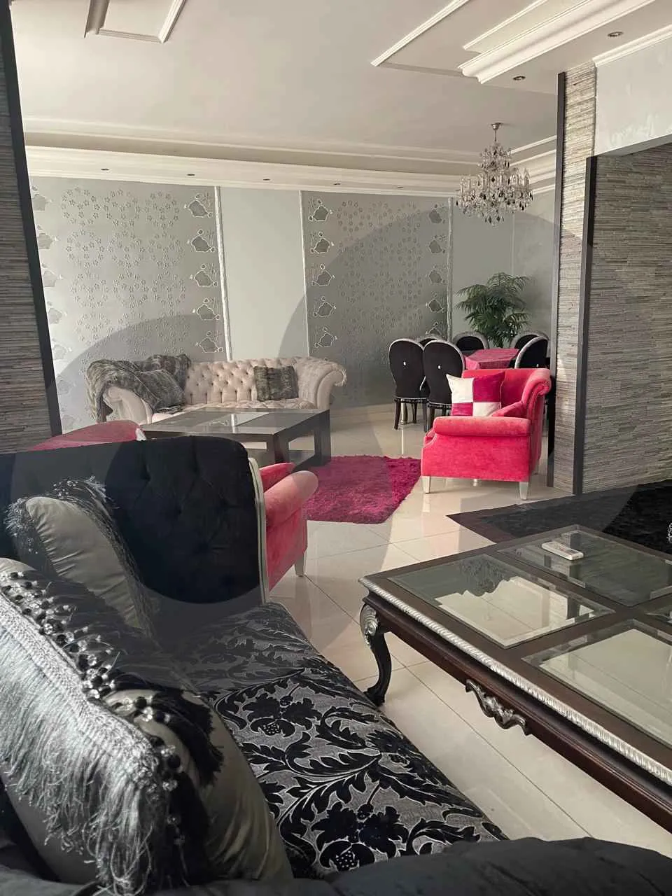 Building for Rent in Sanayeh