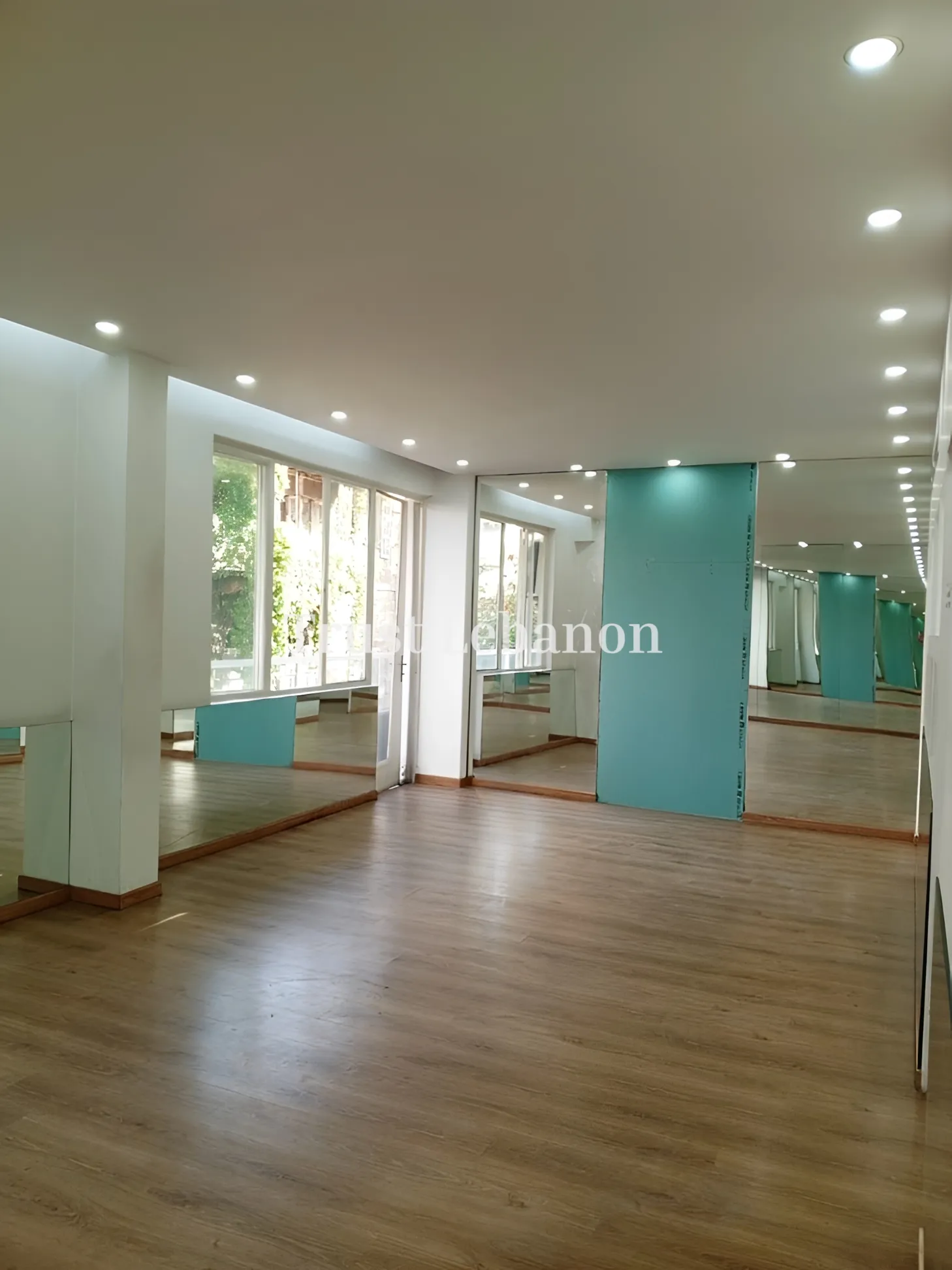 Office for rent in Achrafieh