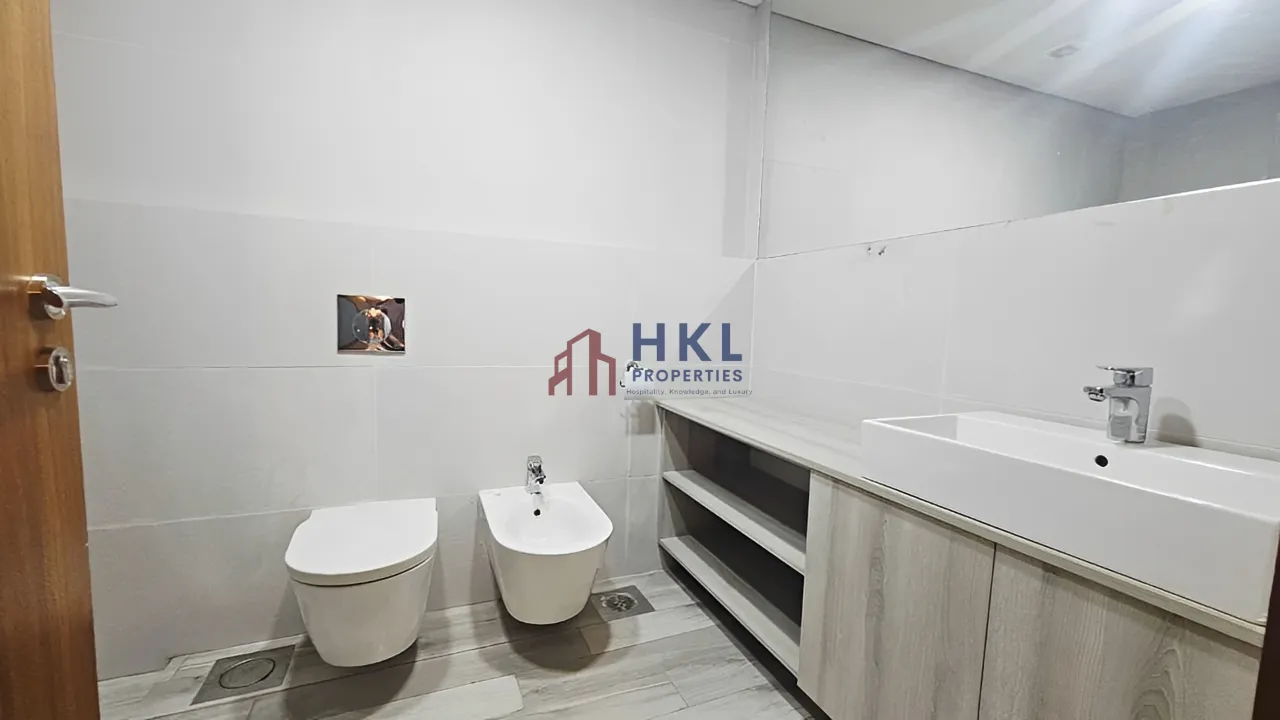 Apartment for rent in Achrafieh, Beirut, Lebanon - 3 bed, 4 bath