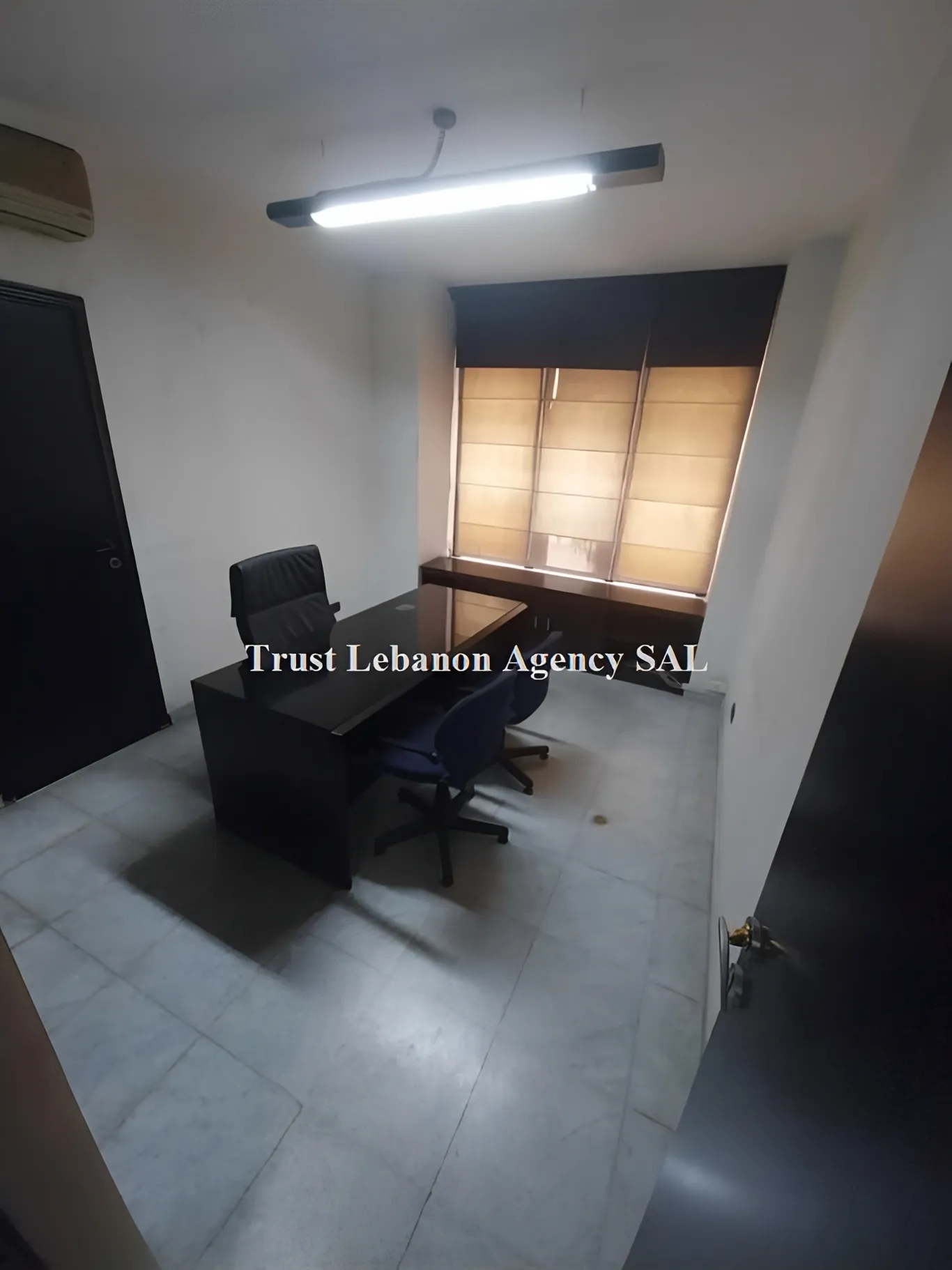 Office for sale in Baabda, Furn Al Chebak