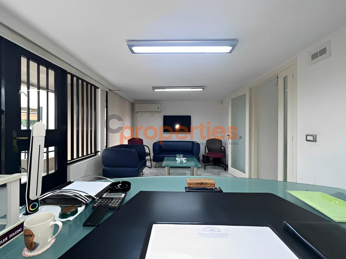 Showroom for Sale in Dekwaneh