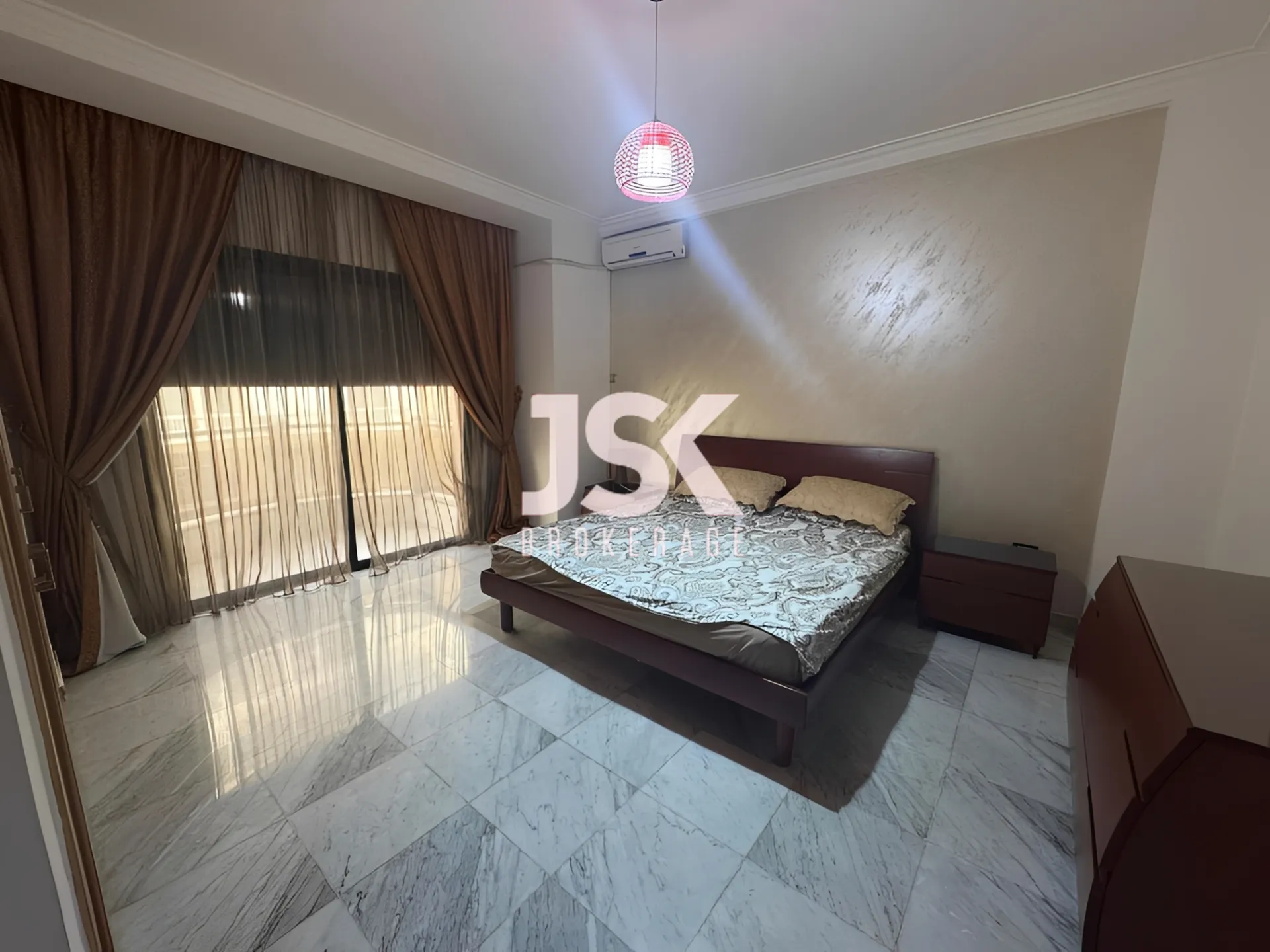 Apartment for Sale in Ramlet El Baida, Bayrut, Lebanon