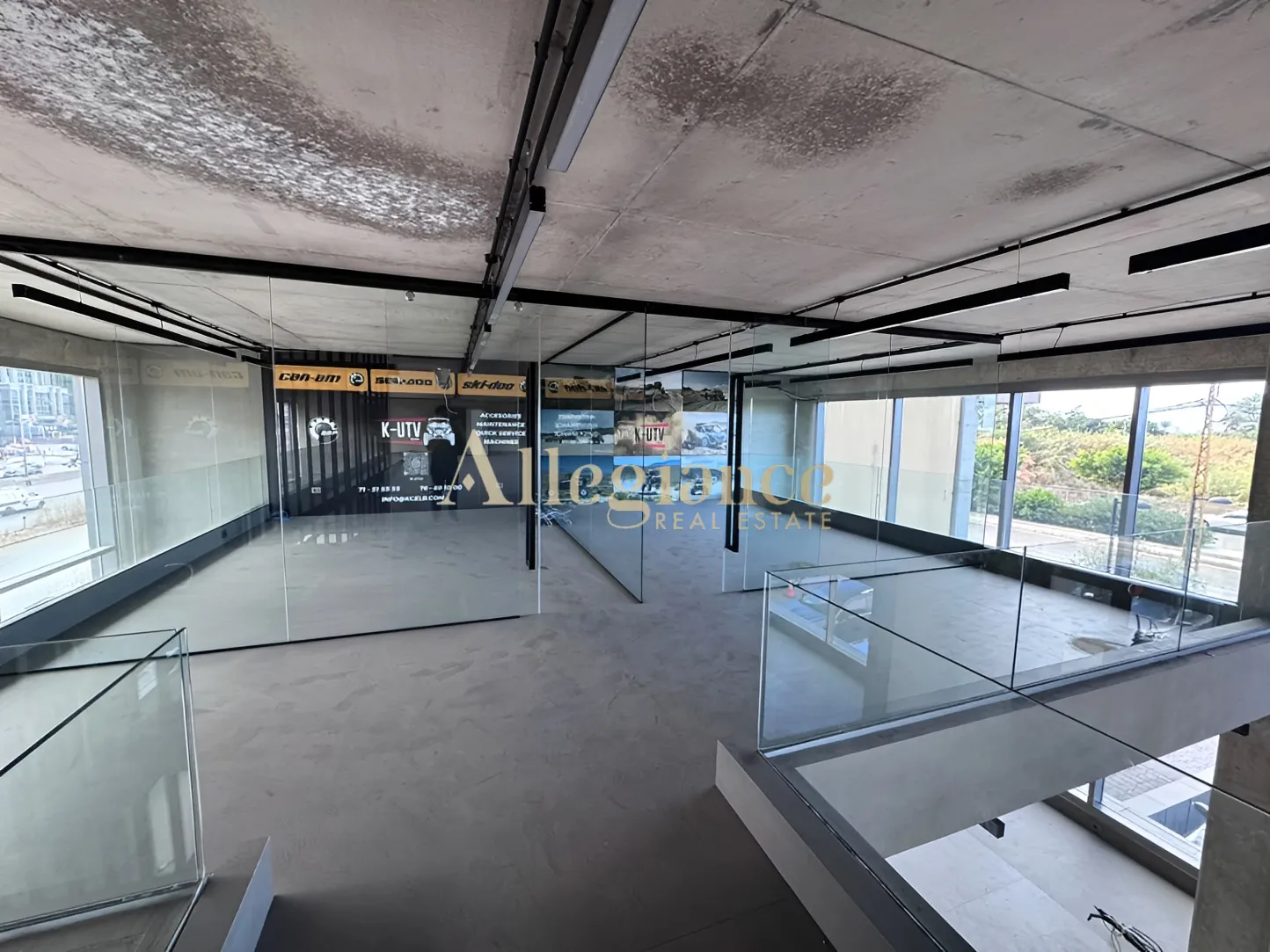 Showroom for rent in Dbayeh