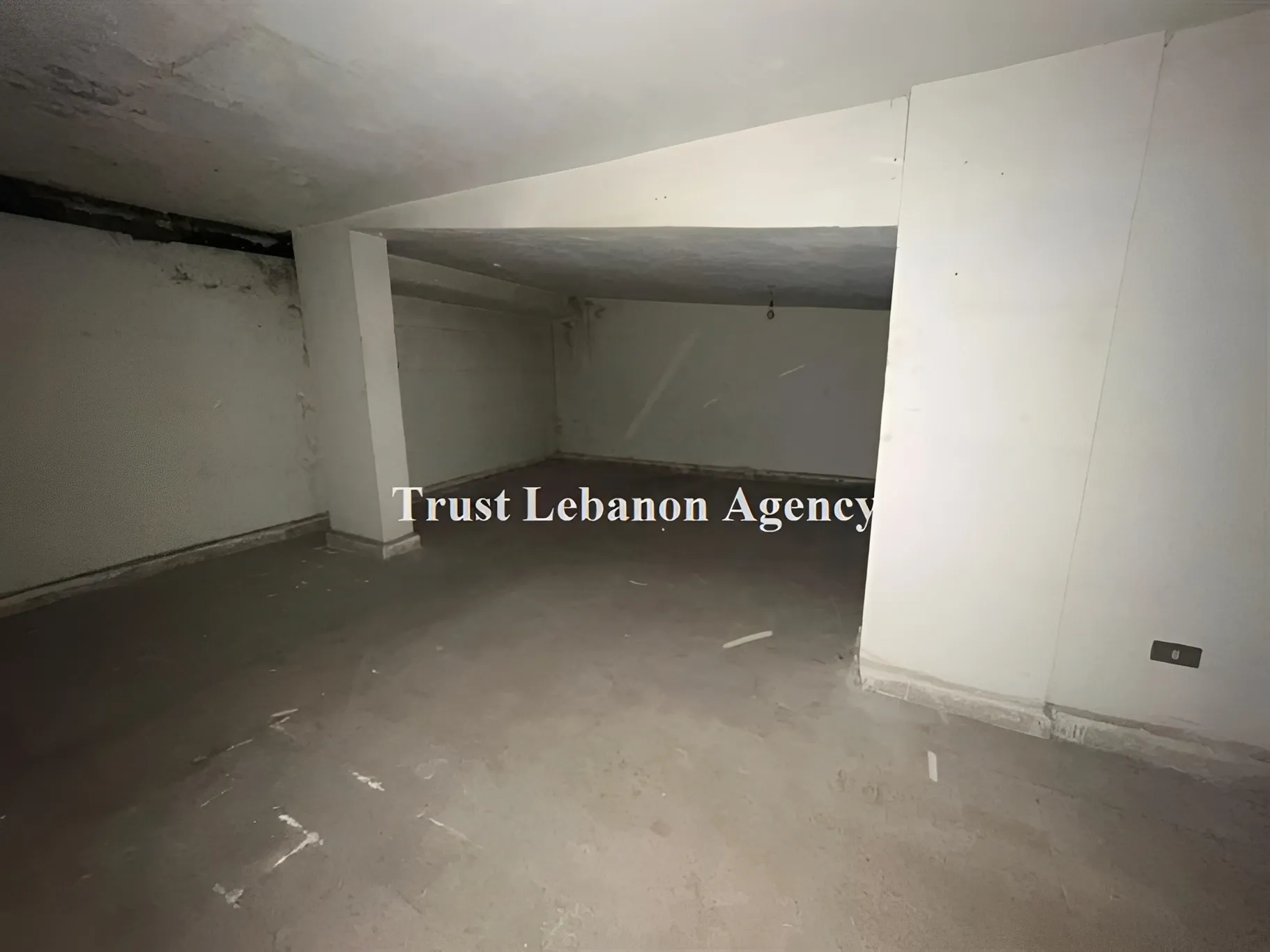 Shop for rent in Achrafieh