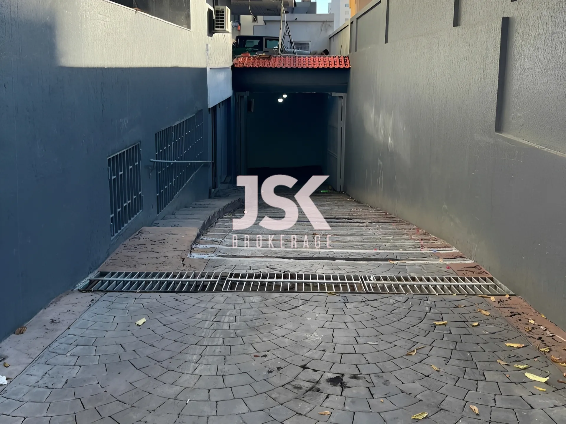 Warehouse for sale in Tallet El-Khayat