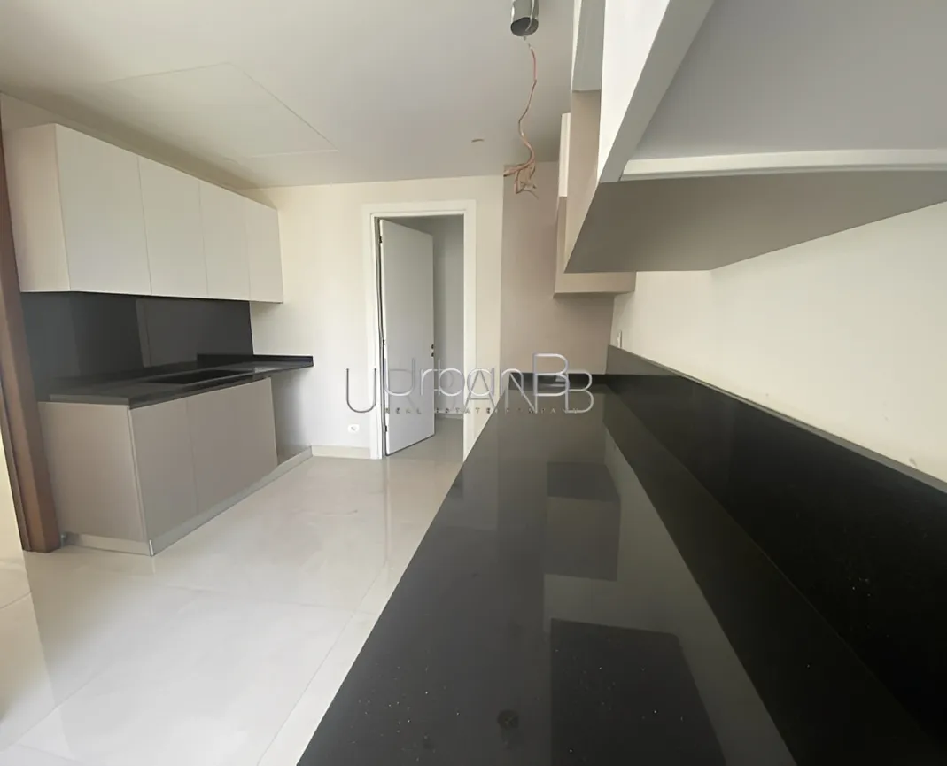 Apartment for Sale in Alfred Naccash, Bayrut, Lebanon