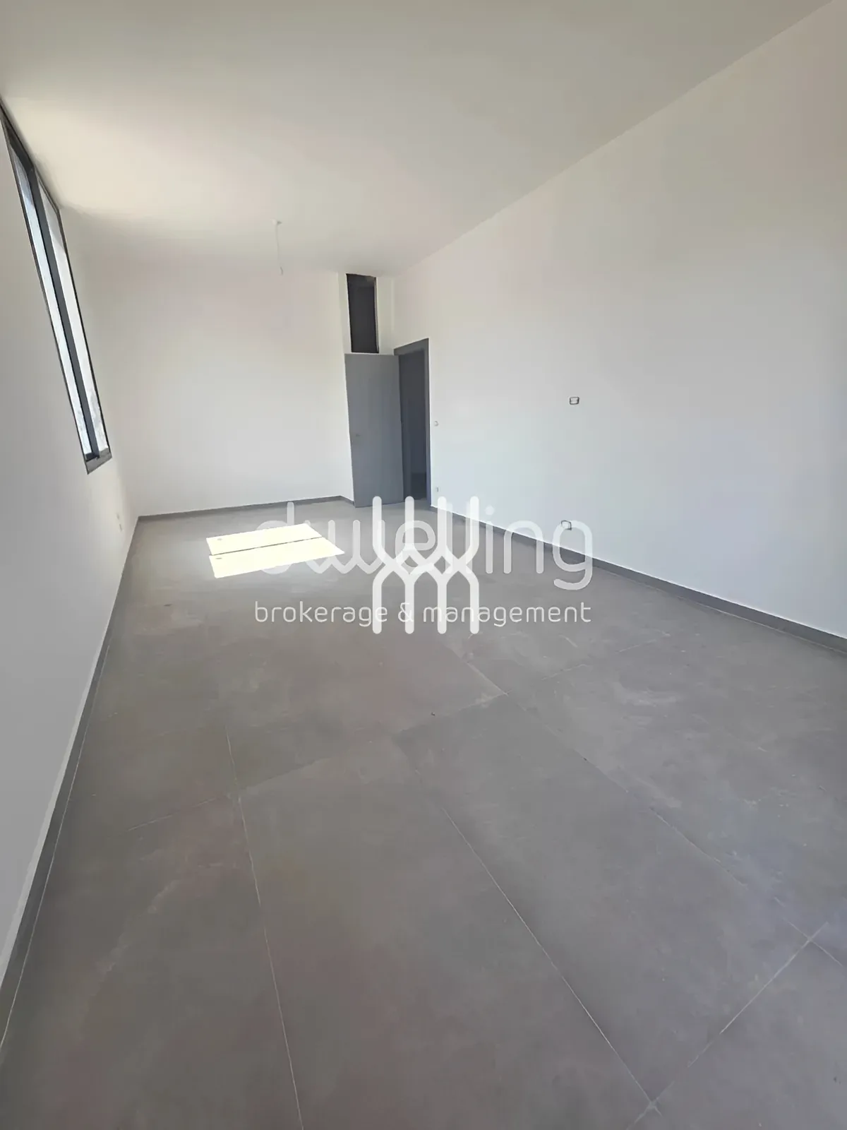 Office for sale in Amioun