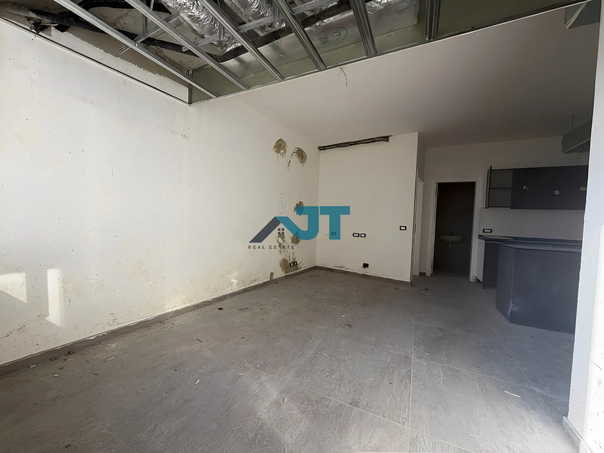 Apartment in Abdul wahab el inglizi, beirut, lebanon - 1 bed, 1.0 bath