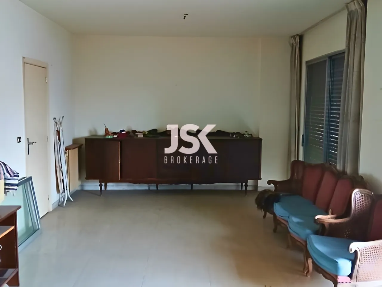 Apartment for Sale in Baouchriyeh - 3 bed, 1 bath