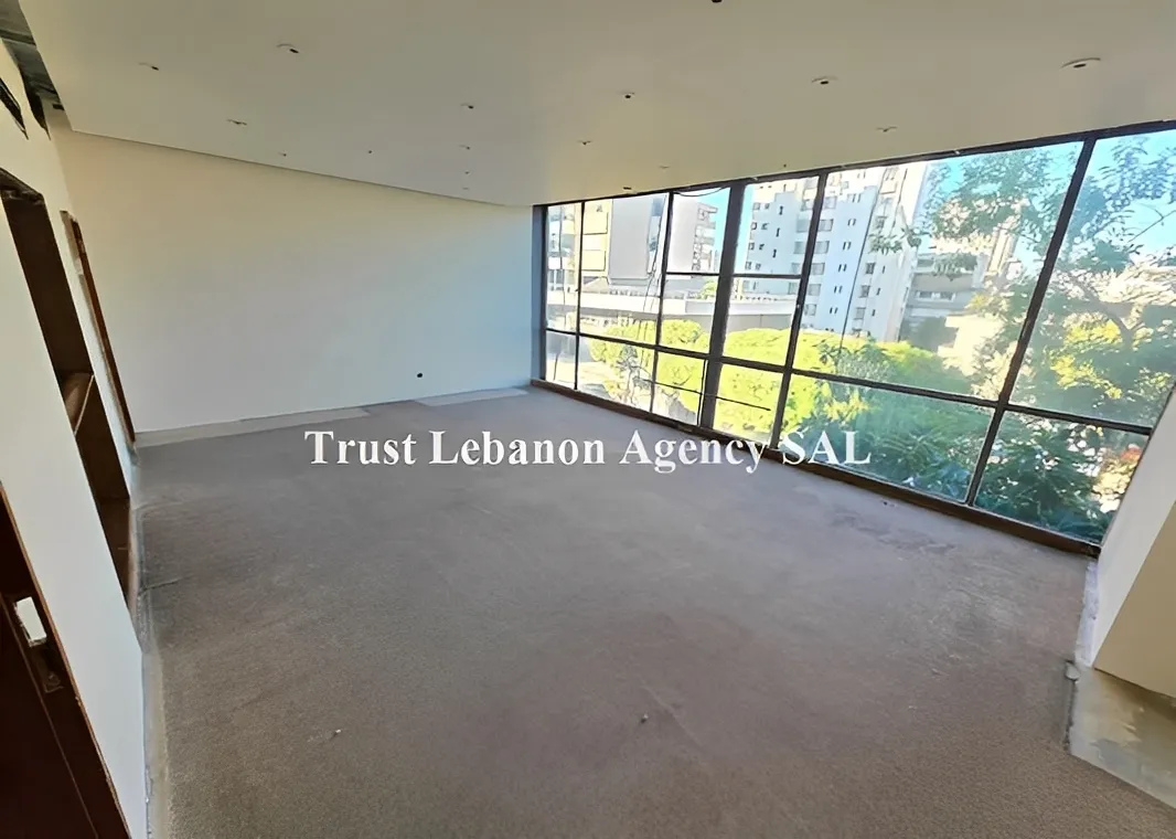 Office for rent in Metn, Horsh Tabet