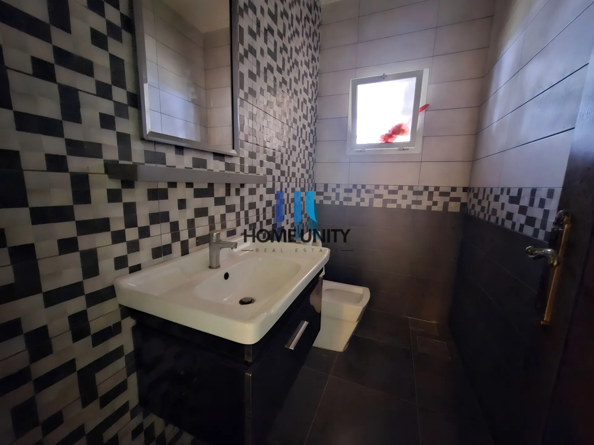 Apartment for Sale in Ain Enoub