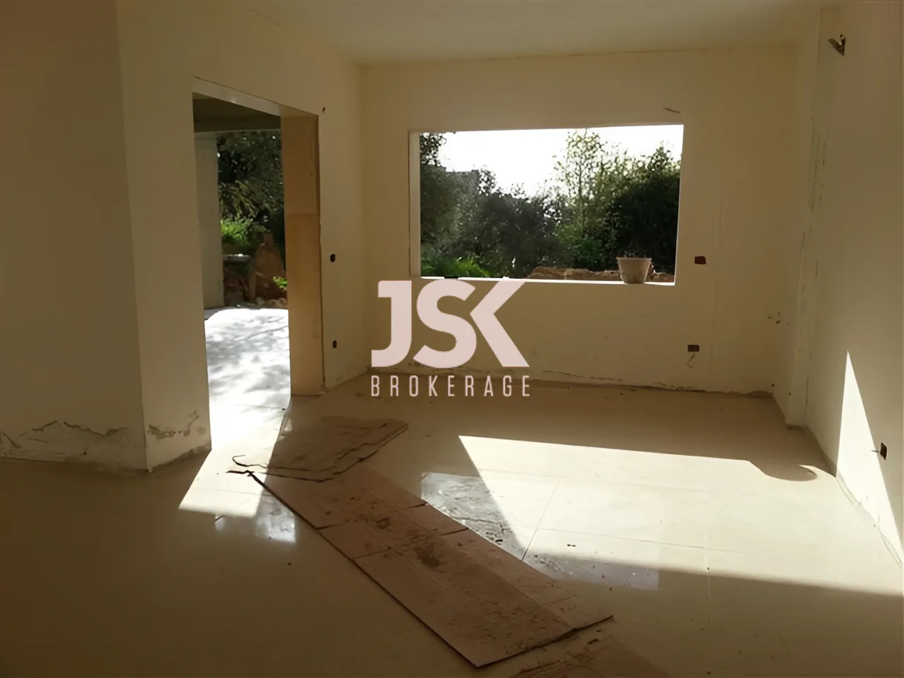 Apartment for Sale in Mazraat Yachoua, Lebanon - 3 bed, 4 bath