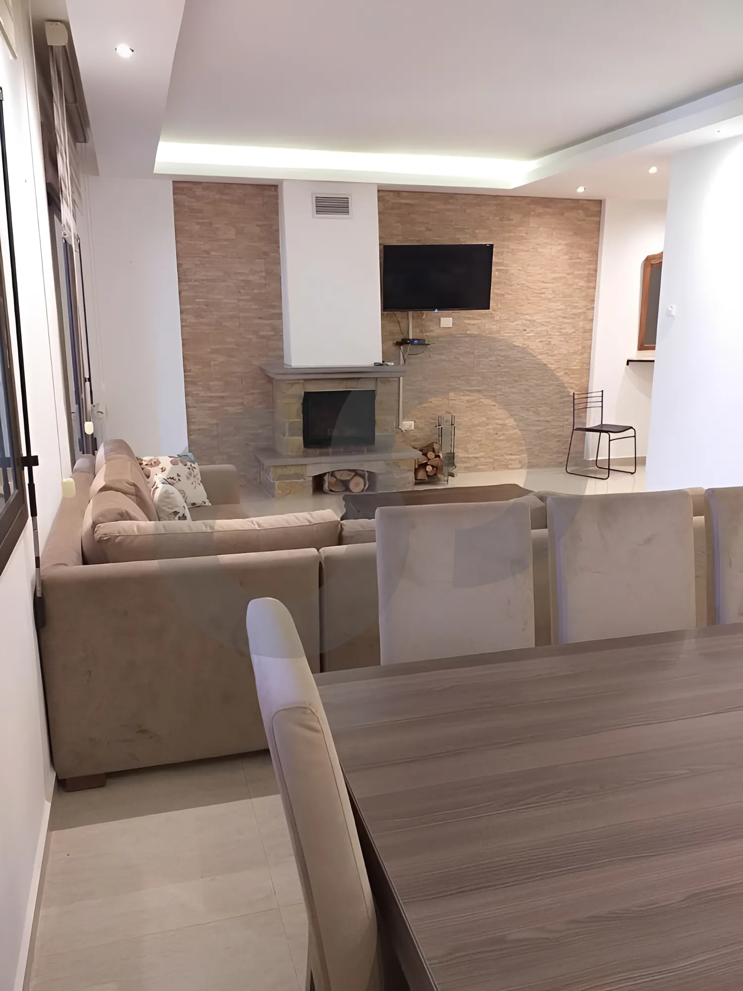 Apartment for Rent in Ajaltoun - 2 bed, 2 bath