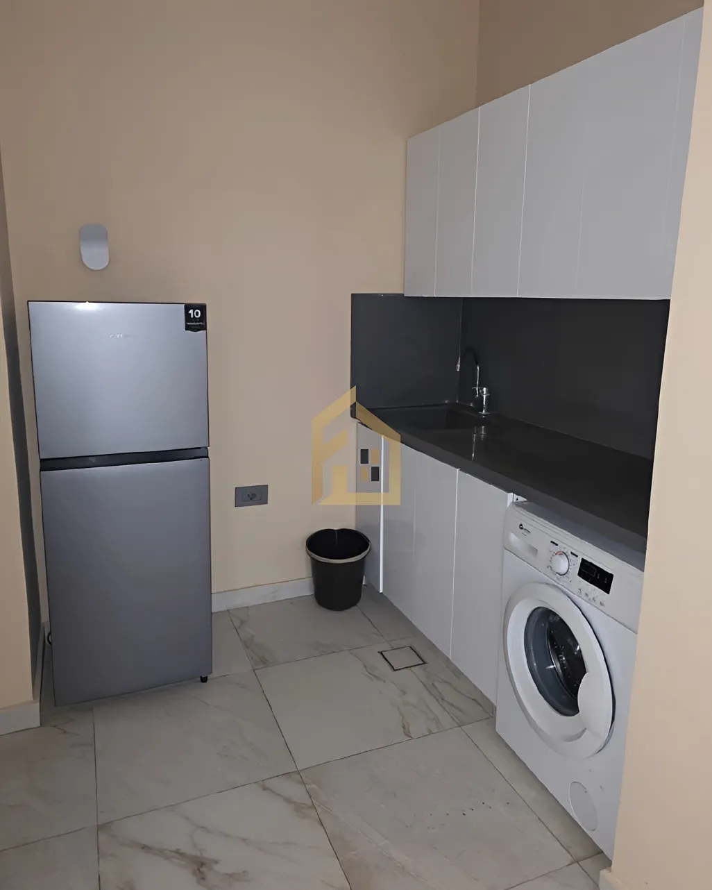 Studio for rent in Hamra, Beirut, Lebanon - 1 bed, 1 bath