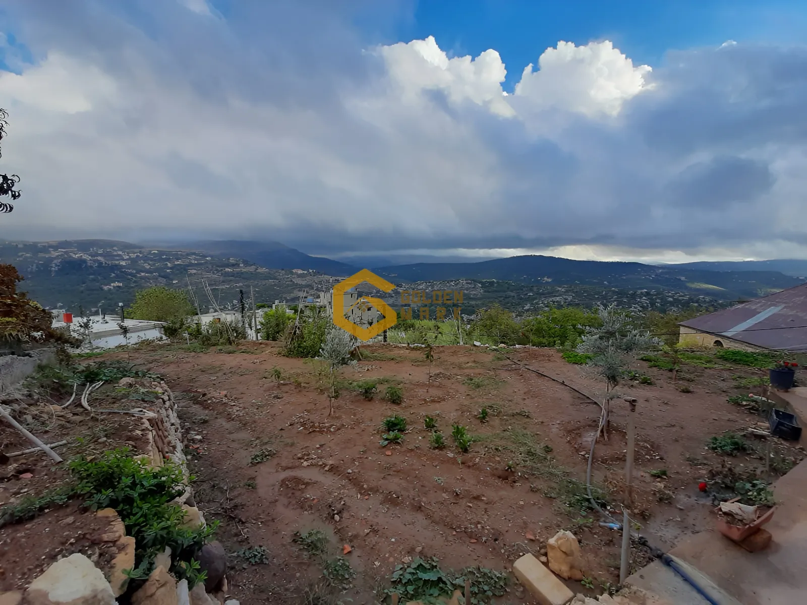 Villa for Sale in Kfardebian - 5 bed, 1 bath