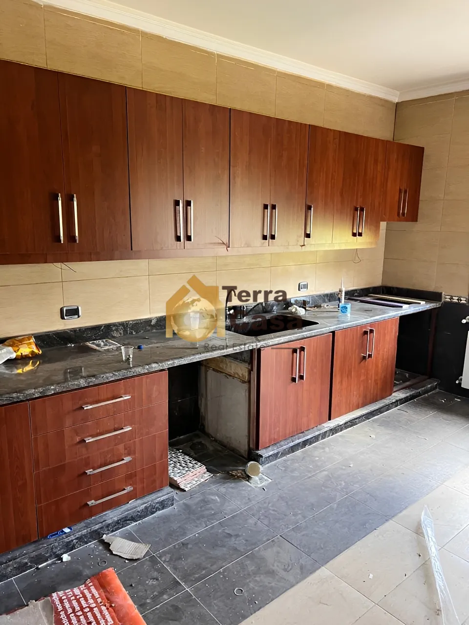 Apartment for Sale in Haouch el Omara Stargate Area - 3 bed, 4 bath