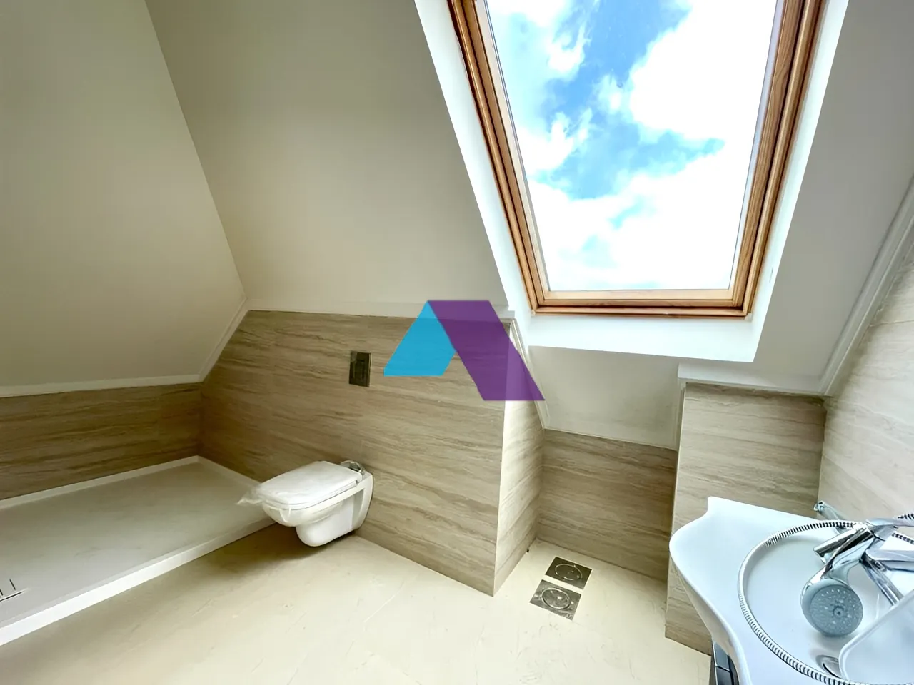 Villa for Sale in Cornet Chahwan - 5 bed, 7 bath