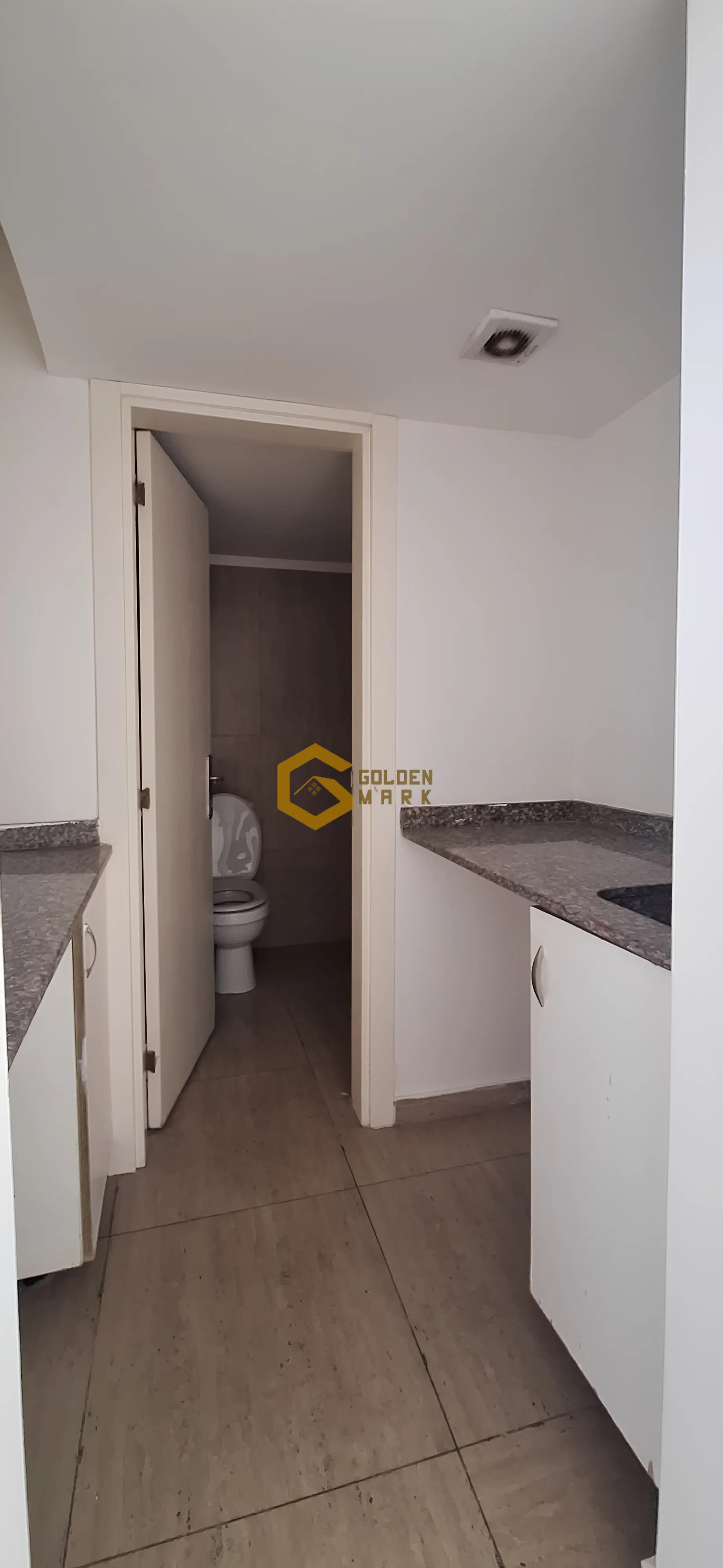Office for rent in Halat
