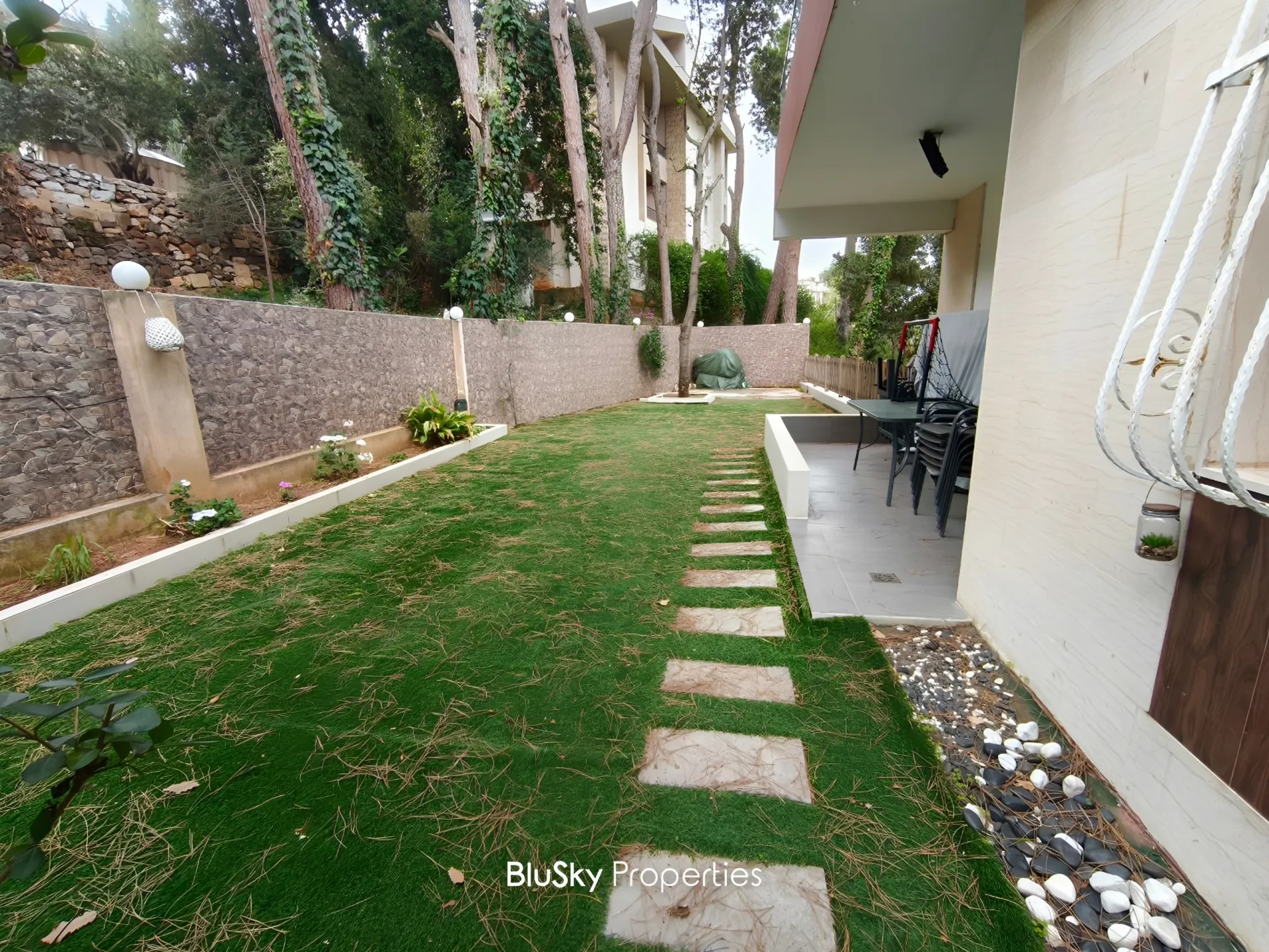 Apartment for sale in Ain Aalaq