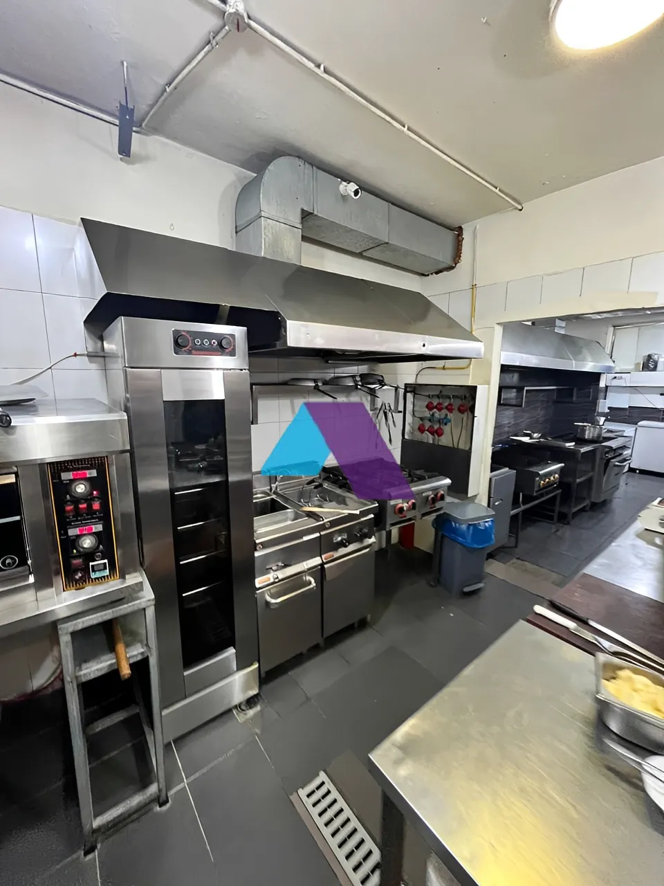 Restaurant for rent in Badaro