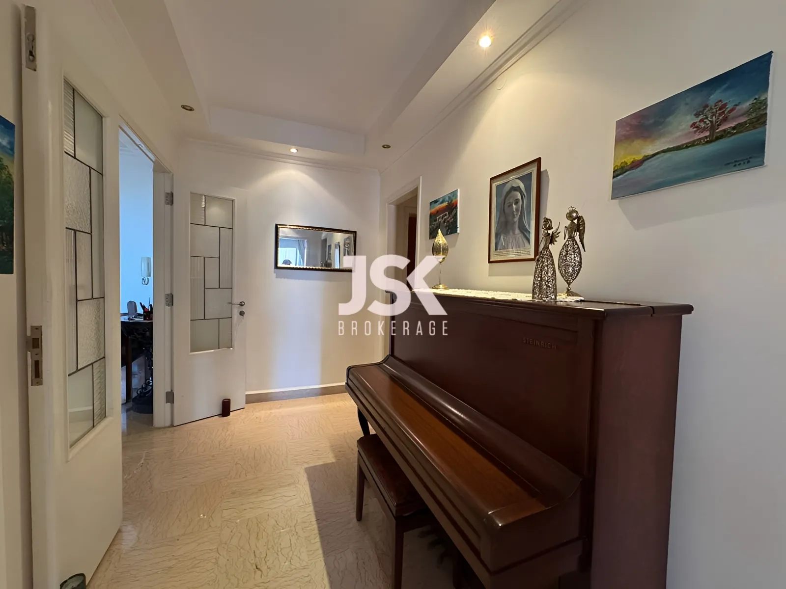 Apartment for Rent in Achrafieh - 2 bed, 2 bath