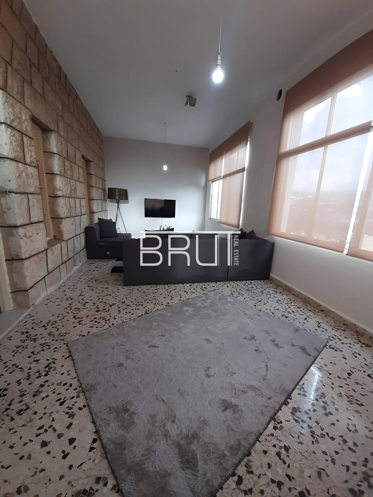 Land for Sale in Kfardebian
