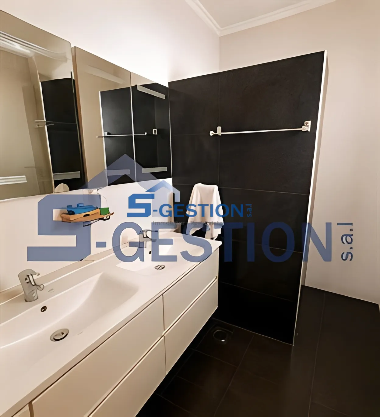 Apartment for Rent in Ramlet El Baida