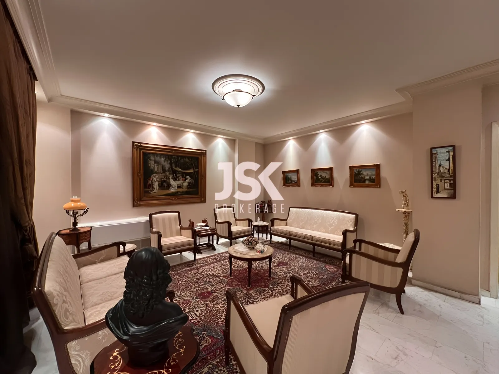 Apartment for Sale in Forn El Chebbak