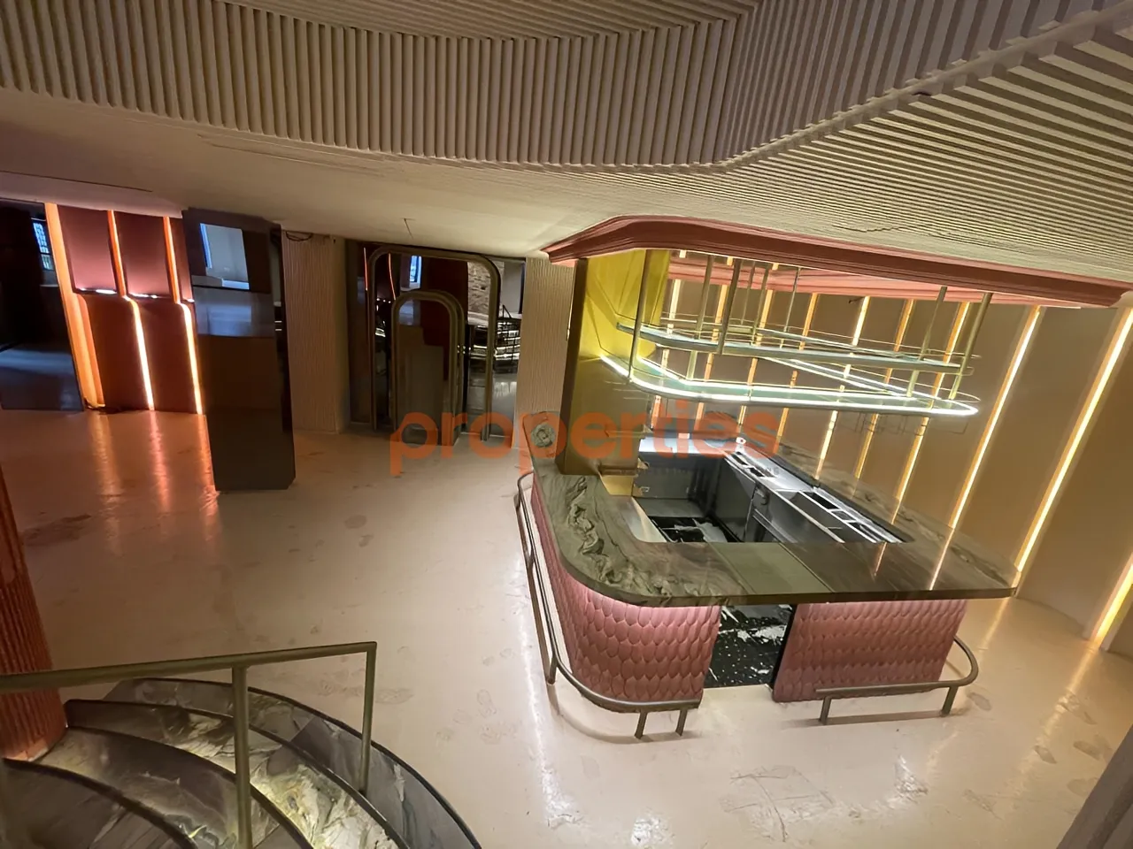 Restaurant for Rent in Saifi Village