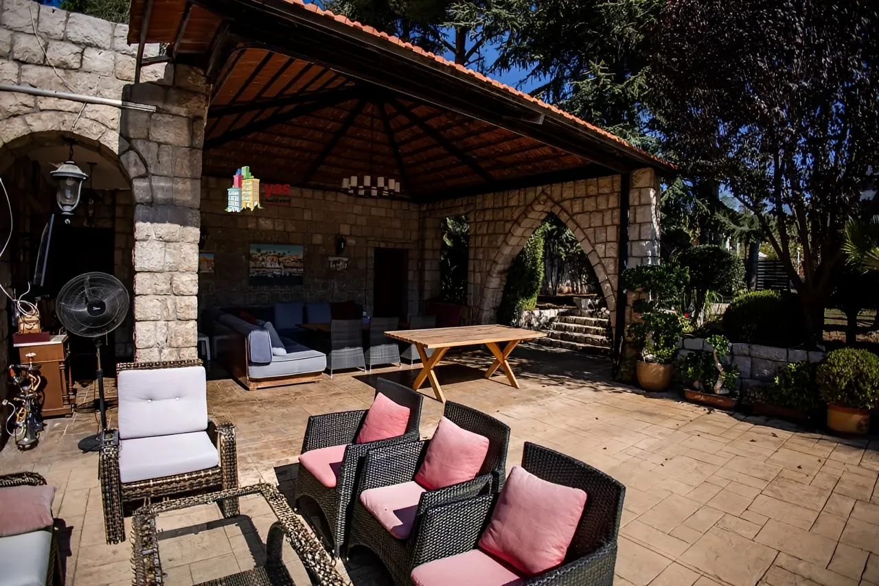 Villa for Sale in Ajaltoun