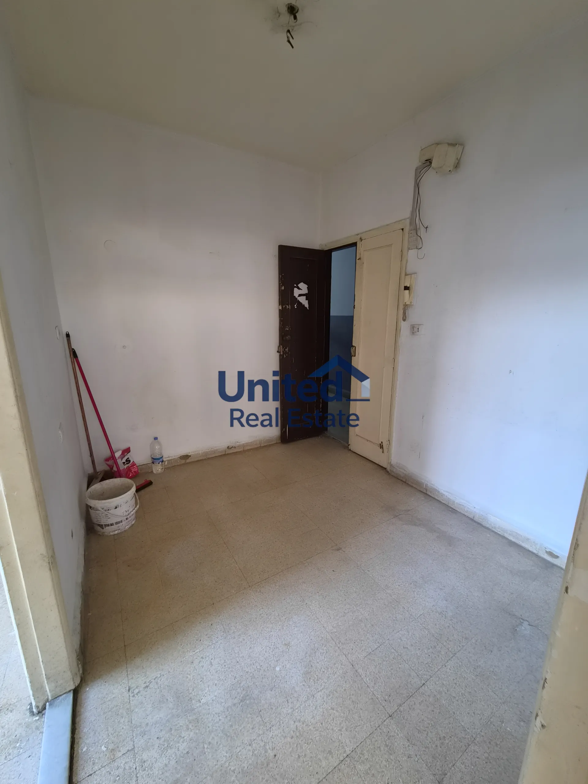 Apartment for sale in Forn El Chebbak