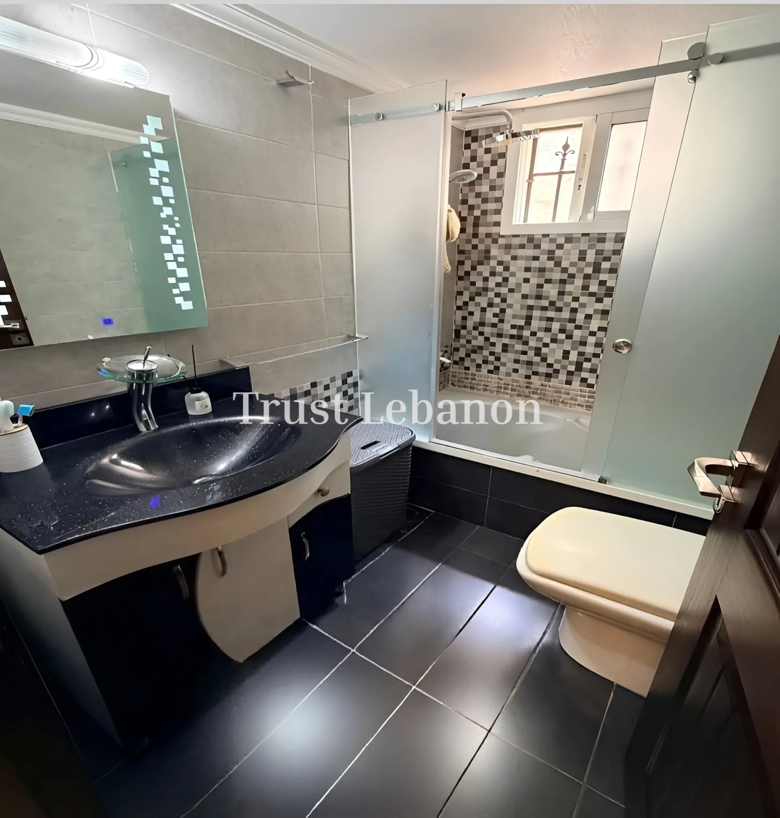 Apartment for sale in Aamchit, Lebanon - 2 bed, 2 bath