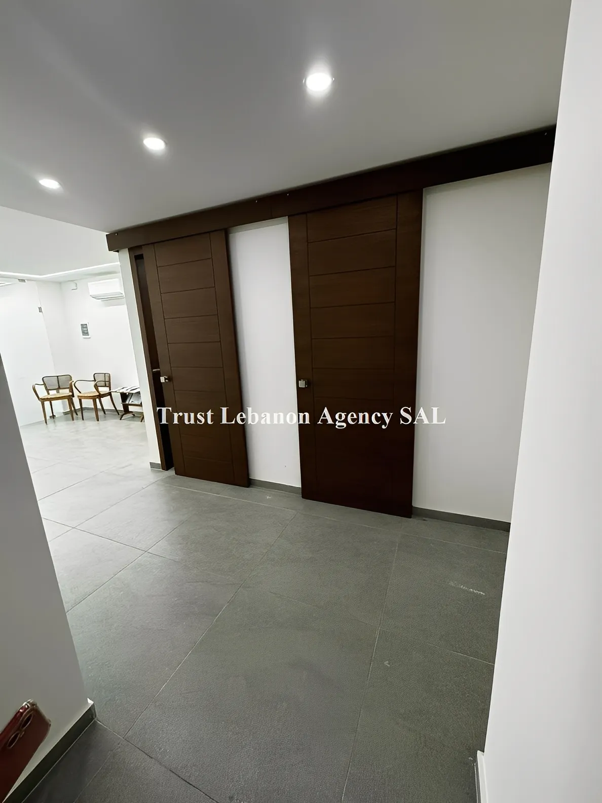 Office For Rent in Metn, Dekweneh