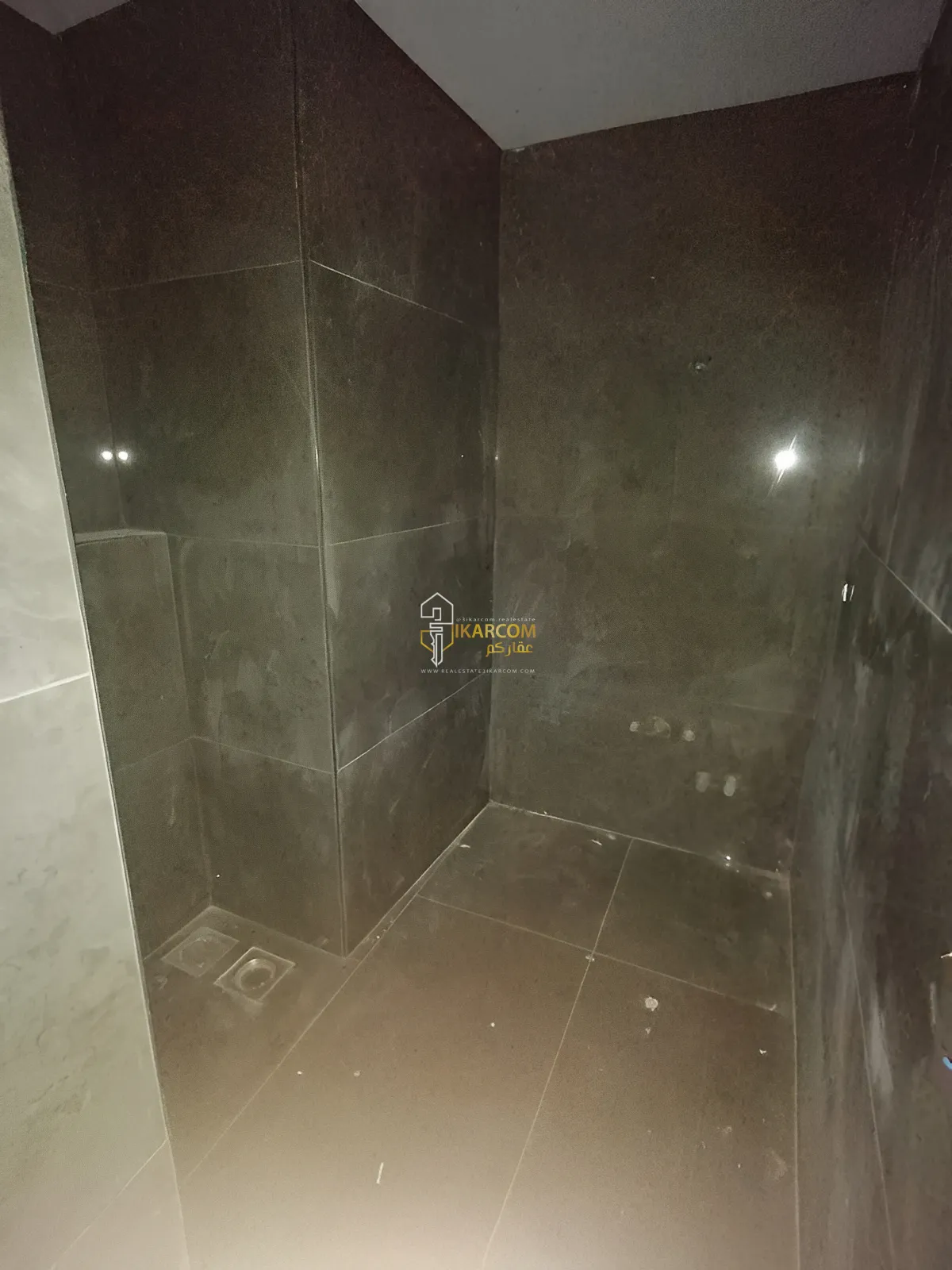Apartment for Sale in Adma w Dafnah - 3 bed, 3 bath