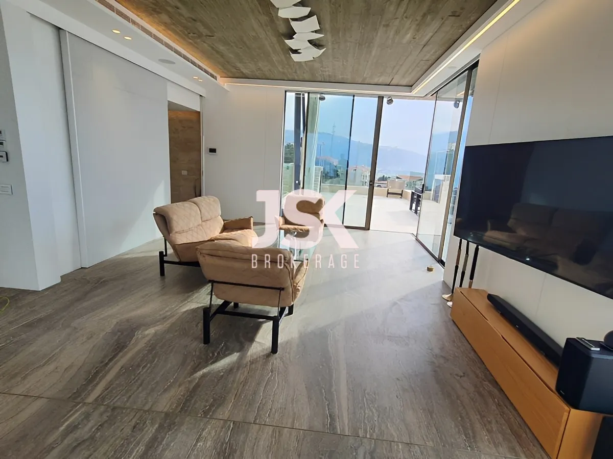 Penthouse for rent in Adma w Dafnah