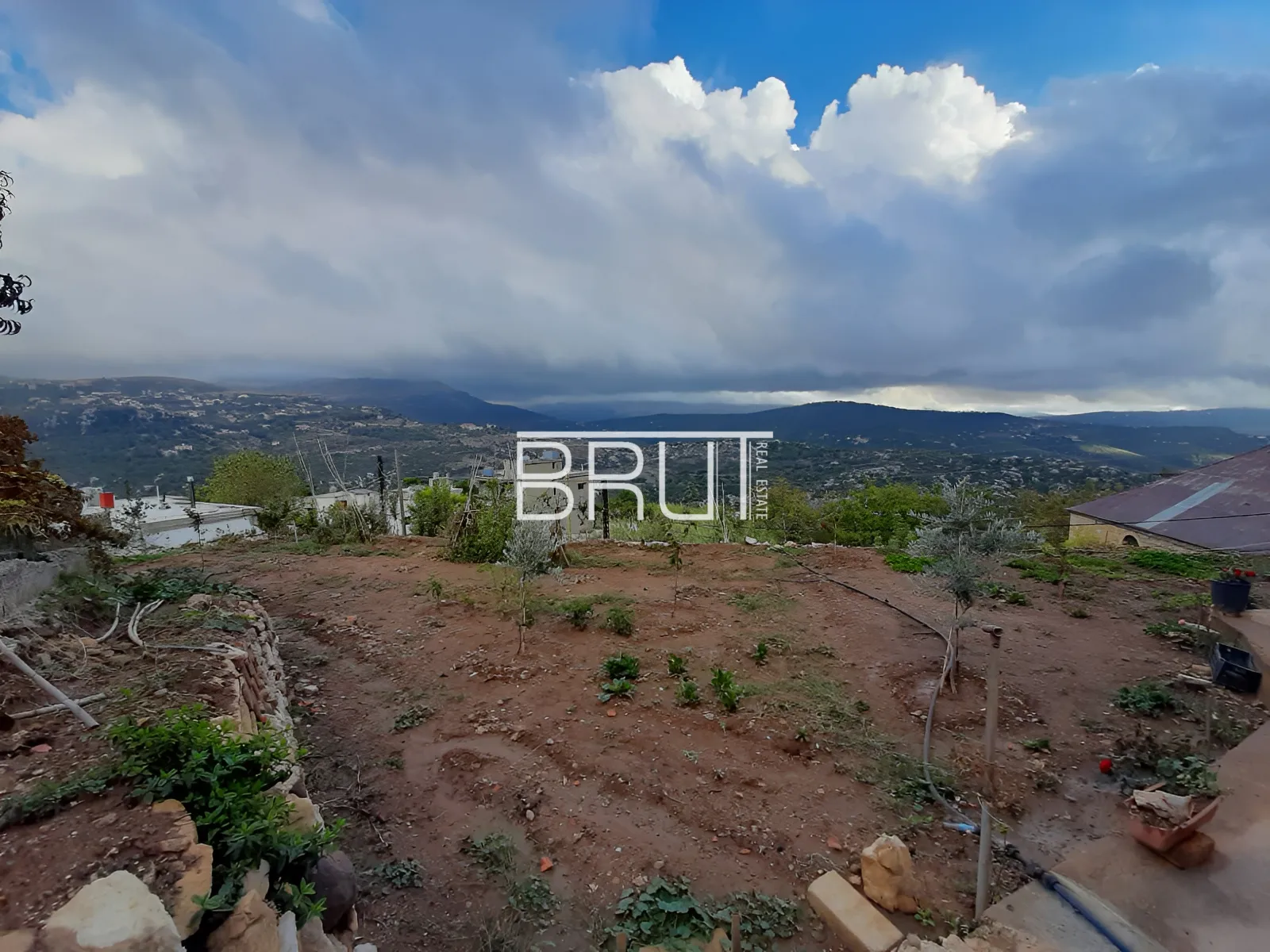 Land for Sale in Kfardebian